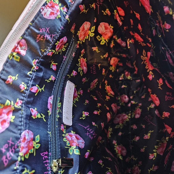 Betsey Johnson Pink Quilted Tote with Bow - Picture 3 of 5